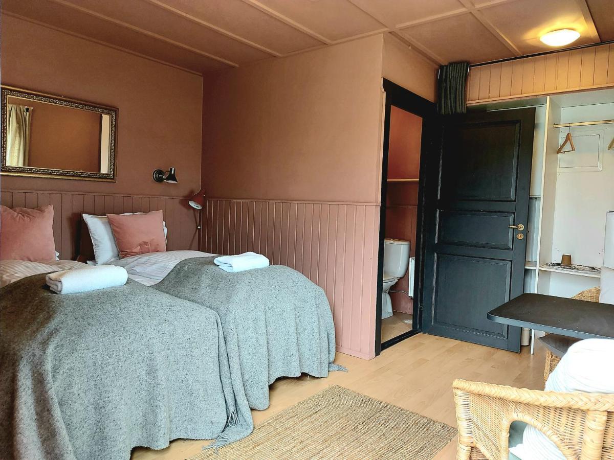 Riverfront Lodge Хелла Экстерьер фото